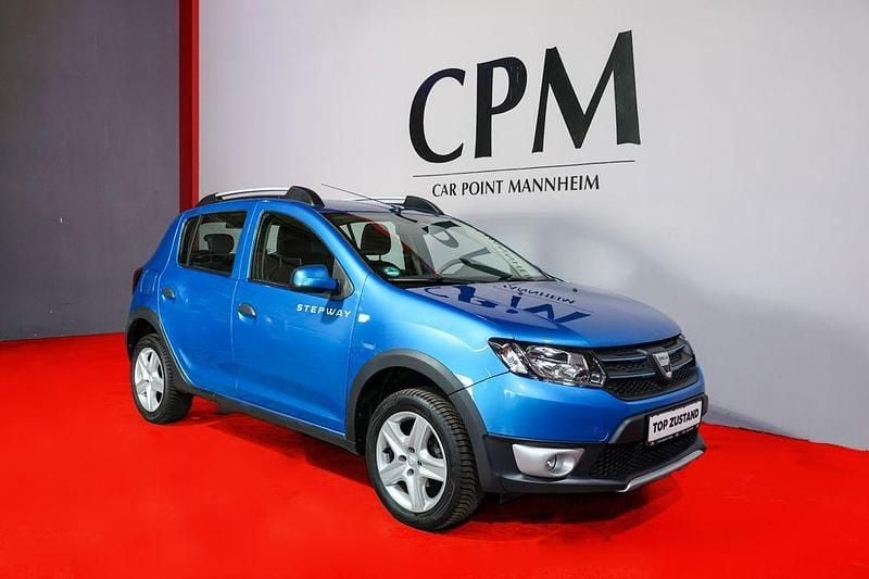 Blau Gebraucht 2016 Dacia Sandero Stepway Kleinwagen | 8.950 € (Fairer Preis) - Bild 1/4