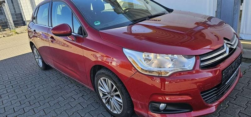 Gebraucht Citroën C4 Tendance 111 PS (81 kW) 2012 Rot babylone/metalliclackierun Kleinwagen