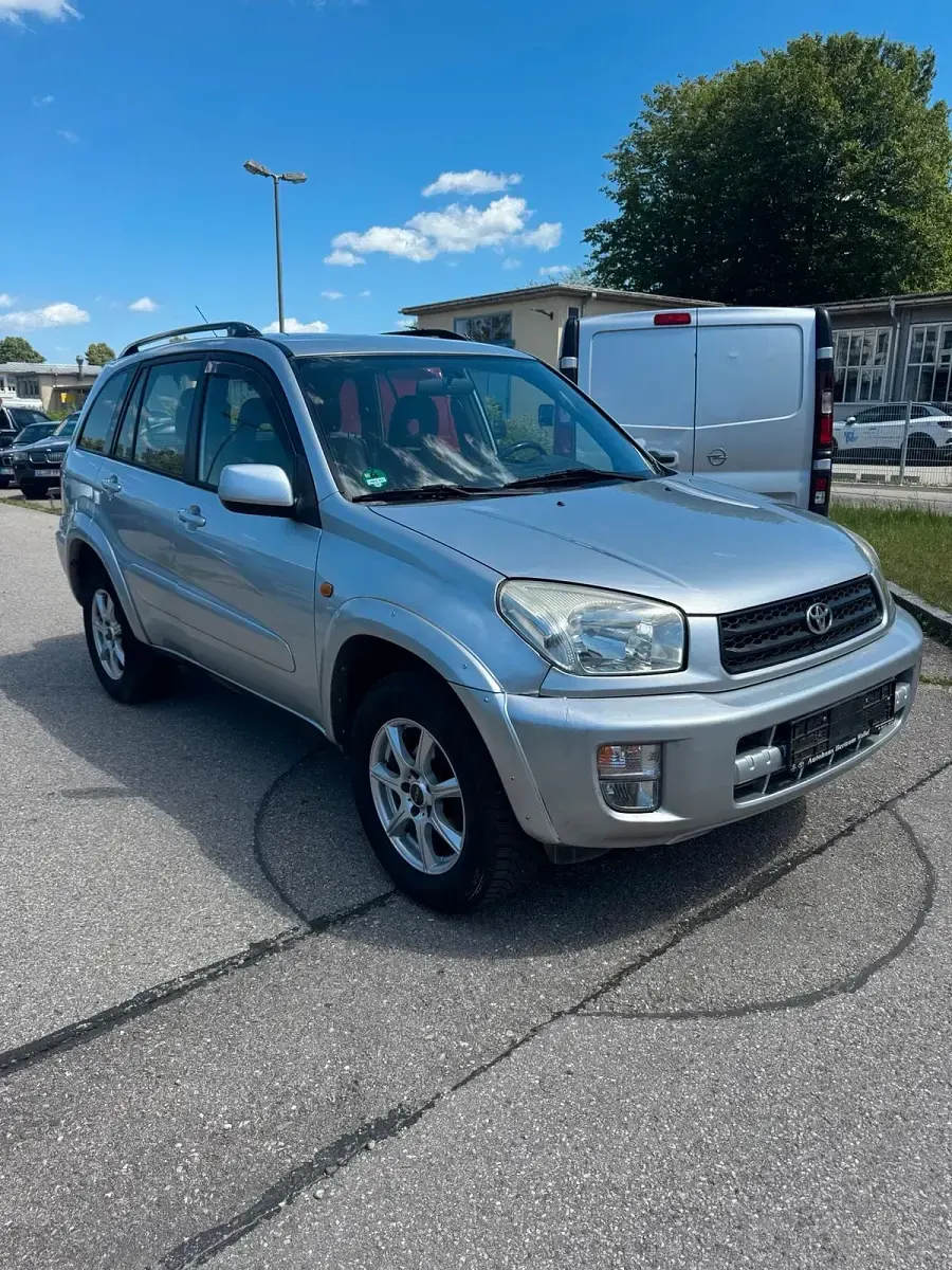 Gebraucht Toyota RAV4 150 PS (110 kW) 2003 Silber SUV