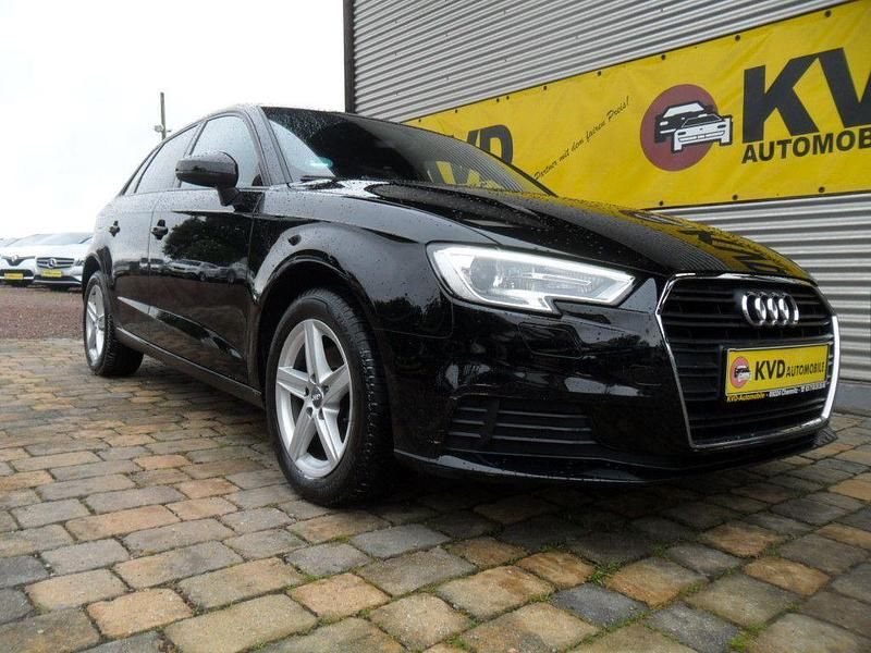Schwarz Gebraucht 2018 Audi A3 Comfort Kombi | 15.999 € (Fairer Preis) - Bild 1/4
