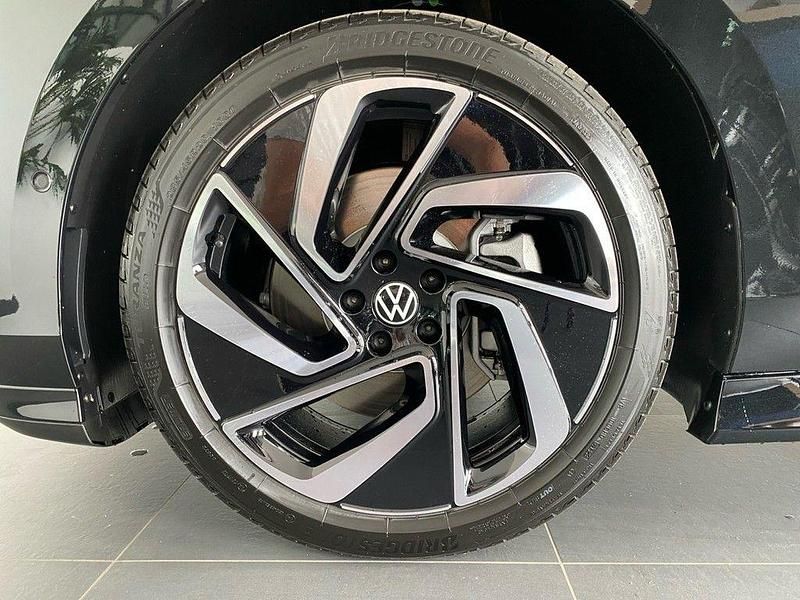 Gebraucht VW ID.7 Pro 210 kW (286 PS) 2024 Grenadillschwarz metallic Kombi