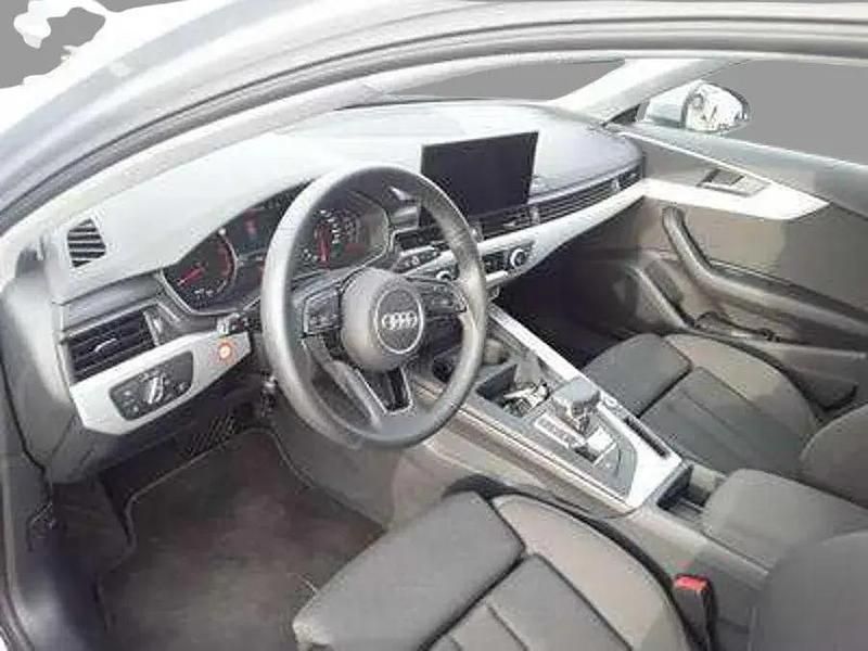 Gebraucht Audi A4 Sport 136 PS (100 kW) 2024 Silber Kombi