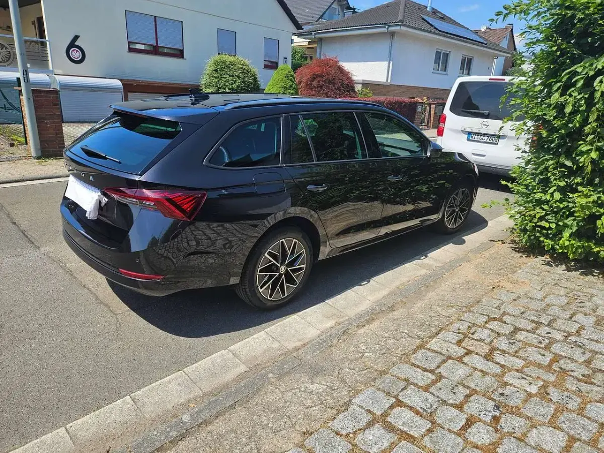 Gebraucht Skoda Octavia Clever 150 PS (110 kW) 2021 Schwarz Kombi