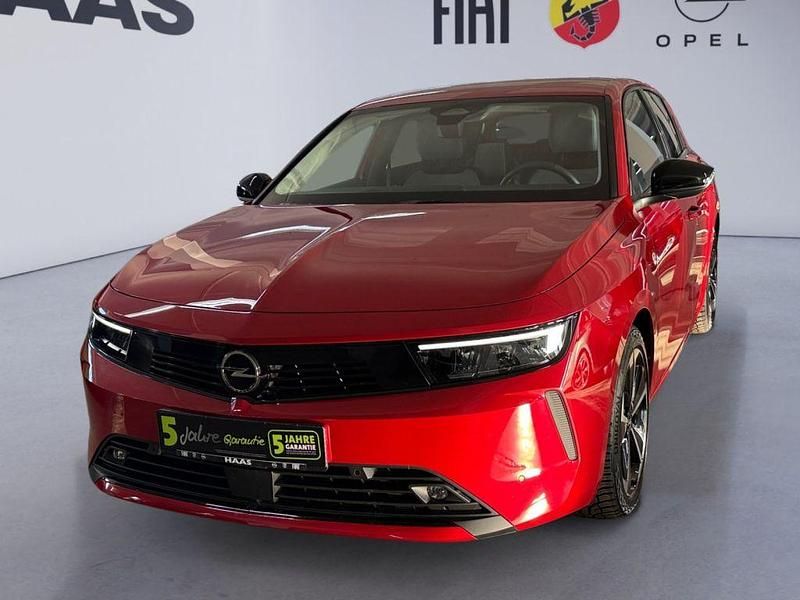 Gebraucht Opel Astra Elegance 110 PS (80 kW) 2023 Lackierung peperoncino red/typ verkleidu (metallic) Limousine