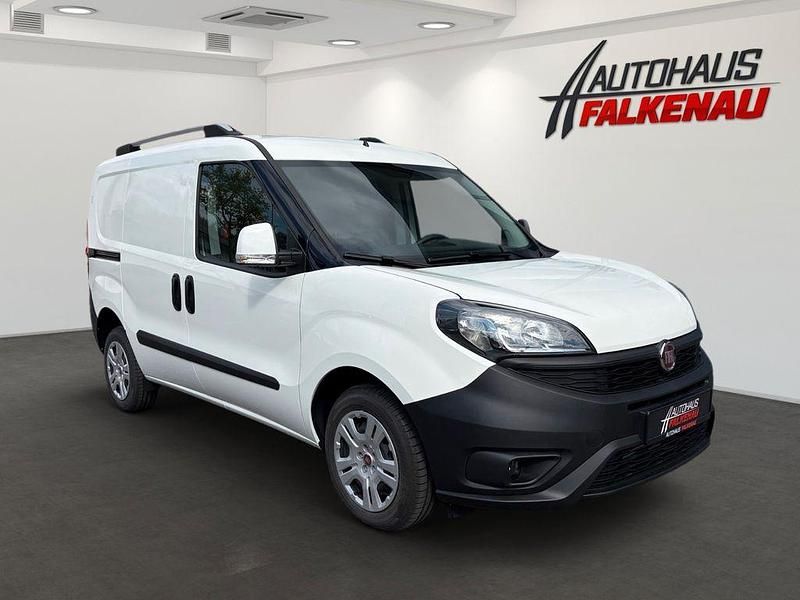 Gebraucht Fiat Doblò 101 PS (74 kW) 2022 Weiß Van / Kleinbus