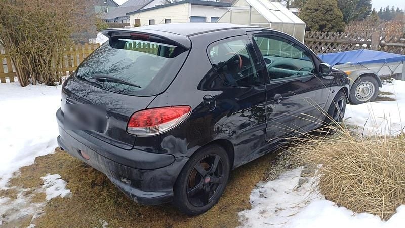 Gebraucht Peugeot 206 60 PS (44 kW) 2004 Schwarz Kleinwagen