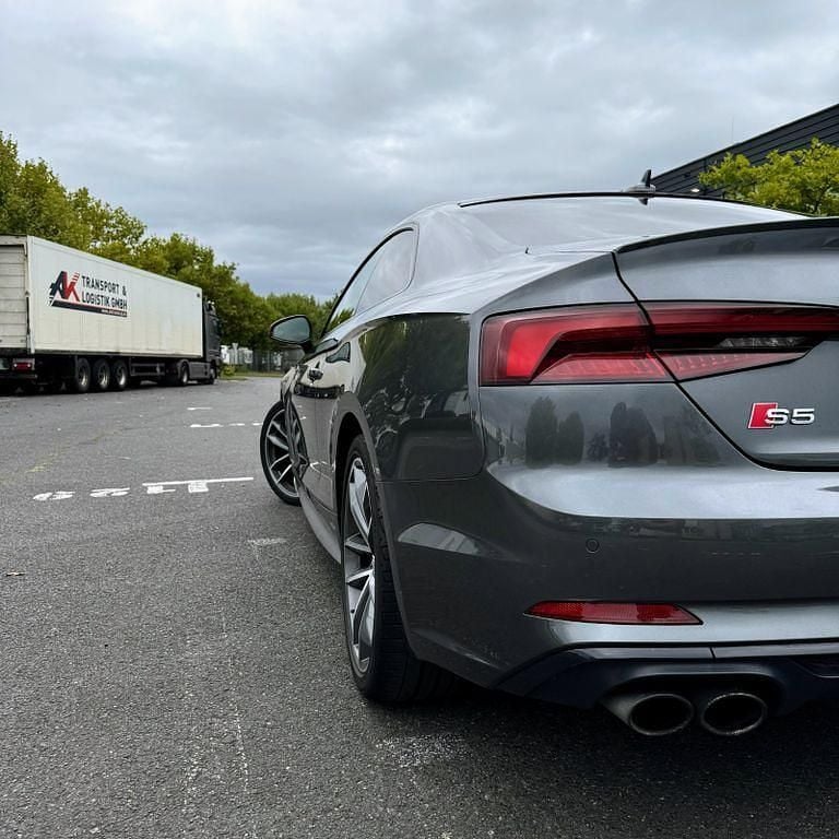 Gebraucht Audi S5 Ambiente 354 PS (260 kW) 2018 Grau Coupé