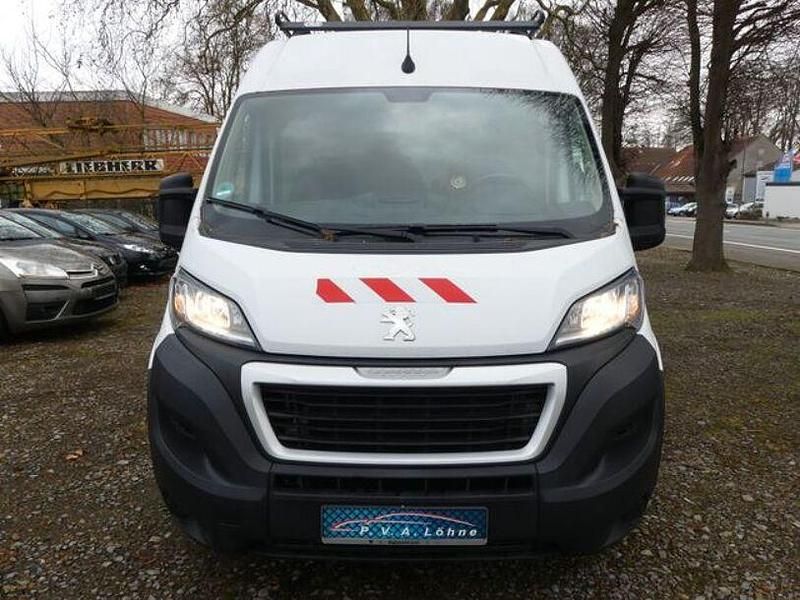 Gebraucht Peugeot Boxer Premium 140 PS (102 kW) 2021 Weiss Van