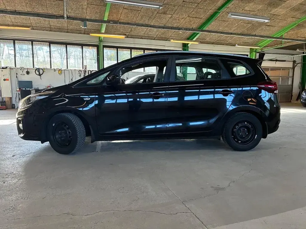 Gebraucht Kia Carens Attract 135 PS (99 kW) 2017 Schwarz Van / Kleinbus