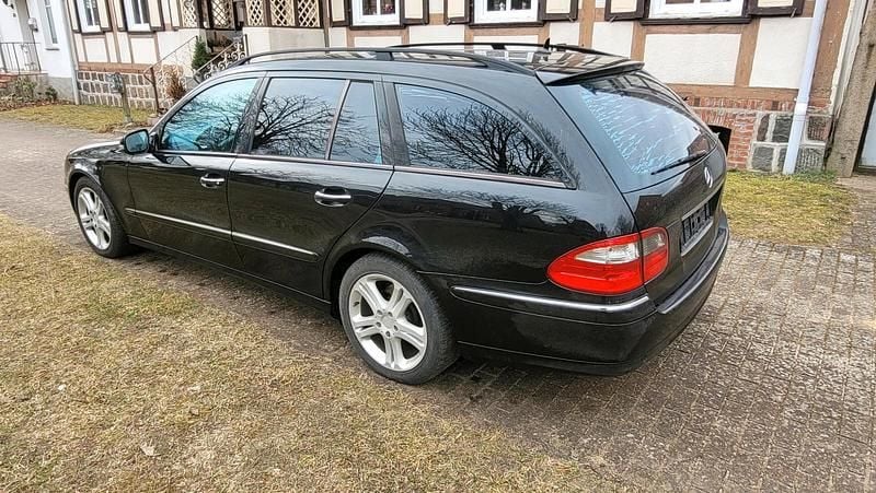 Gebraucht Mercedes E200 184 PS (135 kW) 2006 Schwarz Kombi