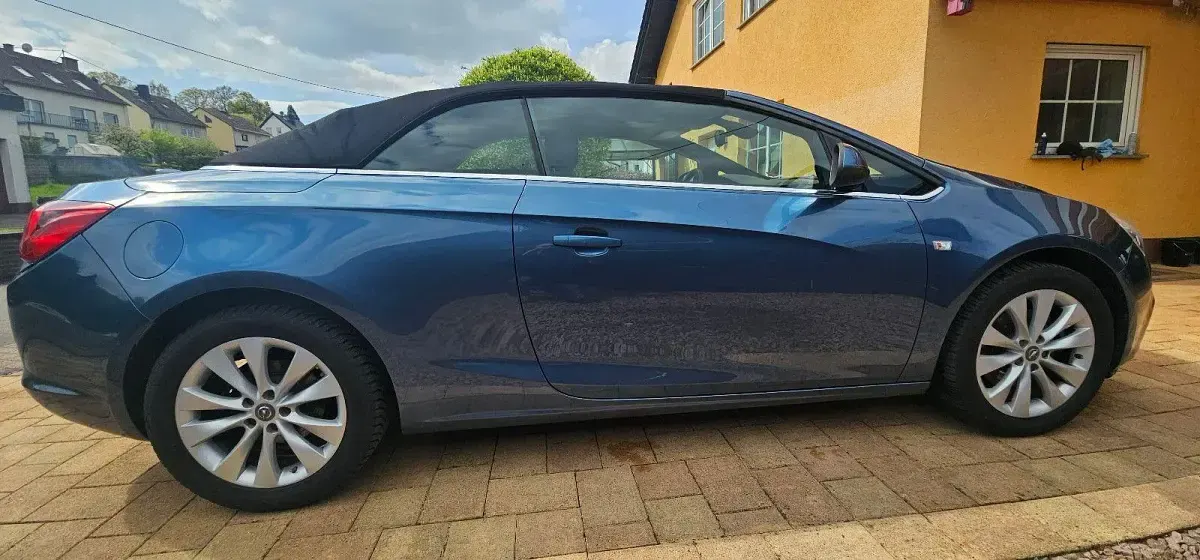 Gebraucht Opel Cascada Innovation 140 PS (102 kW) 2017 Blau Cabrio