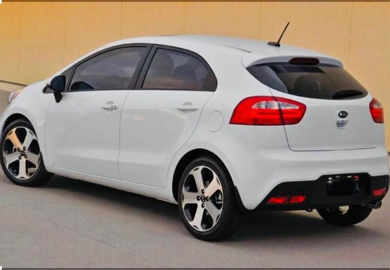 Gebraucht Kia Rio DREAM-TEAM Edition 109 PS (80 kW) 2012 Weiß Limousine