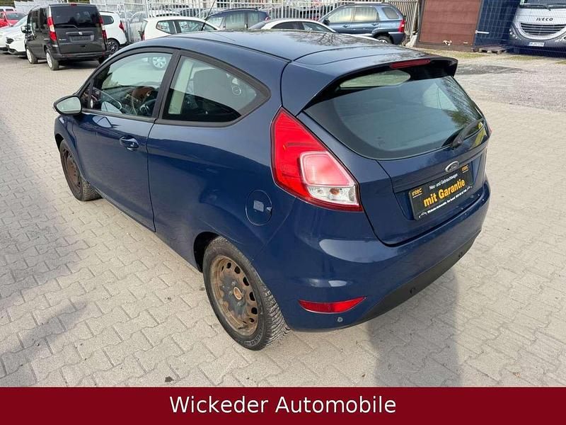 Gebraucht Ford Fiesta Trend 75 PS (55 kW) 2014 Blazer blue Kleinwagen