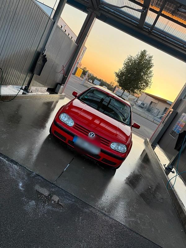 Rot Gebraucht 1999 VW Golf IV Kleinwagen | 2.200 € (Teuer) - Bild 1/4