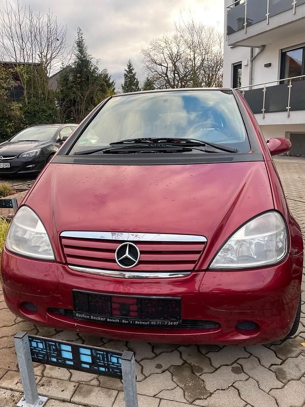 Rot Gebraucht 1998 Mercedes A140 Kleinwagen | 1.200 € (Fairer Preis) - Bild 1/4