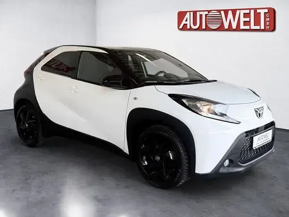 Gebraucht Toyota Aygo X X-Black 72 PS (52 kW) 2024 Schwarz SUV
