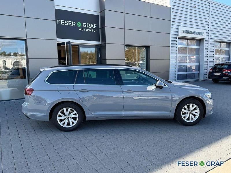 Gebraucht VW Passat 200 PS (147 kW) 2023 Mondsteingrau Kombi