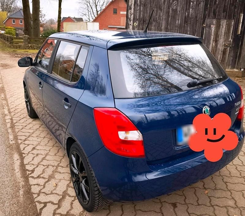 Gebraucht Skoda Fabia 60 PS (44 kW) 2011 Blau Kleinwagen