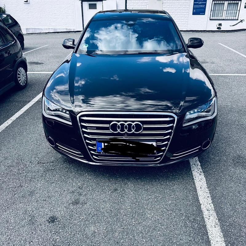 Schwarz Gebraucht 2012 Audi A8L Ambiente Limousine | 20.000 € (Fairer Preis) - Bild 1/4