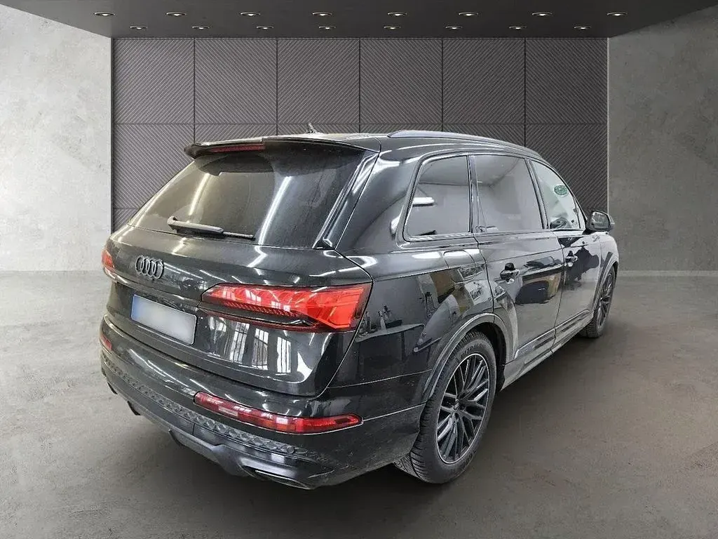 Gebraucht Audi Q7 S-Line 340 PS (250 kW) 2024 Mythosschwarz metallic SUV