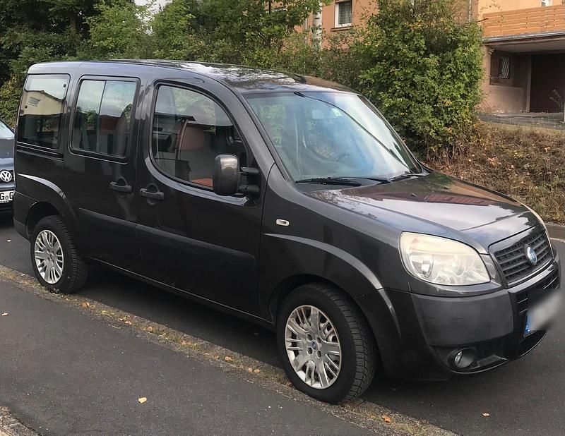 Grau Gebraucht 2006 Fiat Doblò Van / Kleinbus | 3.540 € (Etwas zu teuer) - Bild 1/4