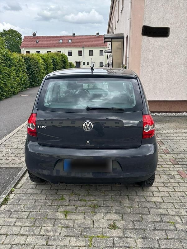 Gebraucht VW Fox 54 PS (39 kW) 2010 Grau Kleinwagen