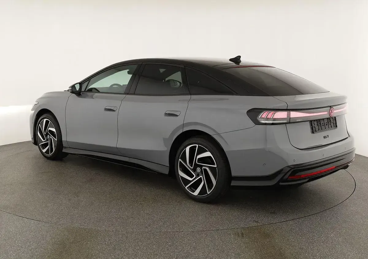 Neu VW ID.7 IQ Drive 11 kW (15 PS) 2026 Mondsteingrau / dach schwarz