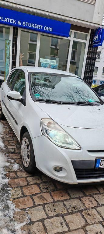 Gebraucht Renault Clio II Expression 75 PS (55 kW) 2010 Weiß Limousine