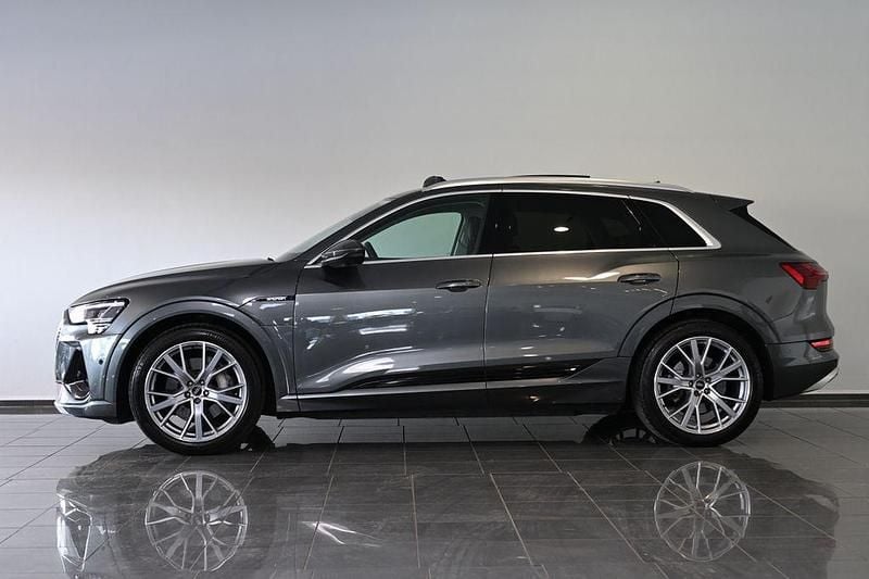 Gebraucht Audi e-tron S-Line 300 kW (408 PS) 2020 Grau daytonagrau perleffekt (metallic) SUV