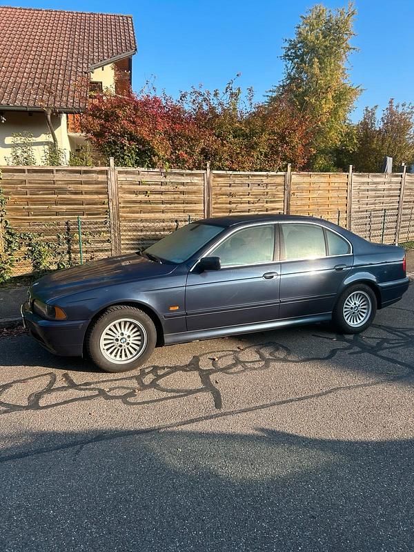 Gebraucht BMW 530 231 PS (169 kW) 2001 Blau Limousine