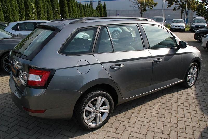 Gebraucht Skoda Fabia Ambition 95 PS (69 kW) 2022 Grau Kleinwagen