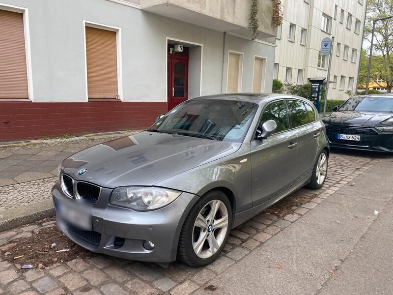 Grau Gebraucht 2011 BMW 118 M Sport Kleinwagen | 6.950 € (Fairer Preis) - Bild 1/4