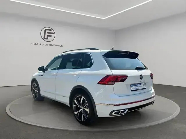 Gebraucht VW Tiguan R-line 200 PS (147 kW) 2023 Weiß SUV