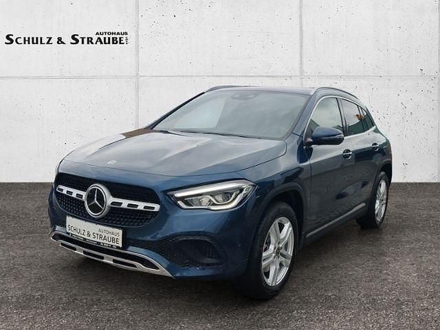 Denimblau metallic (metallic) Gebraucht 2022 Mercedes GLA250 Progressive SUV | 40.990 € (Fairer Preis) - Bild 1/4