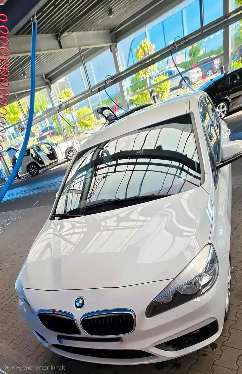 Gebraucht BMW 218 Advantage 150 PS (110 kW) 2016 Weiß Kombi