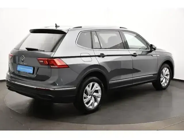 Gebraucht VW Tiguan Allspace Life 150 PS (110 kW) 2023 Grau SUV