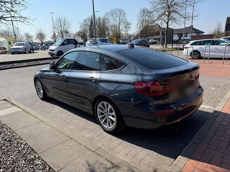 Gebraucht BMW 330 Sport Line 252 PS (185 kW) 2017 Grau Limousine