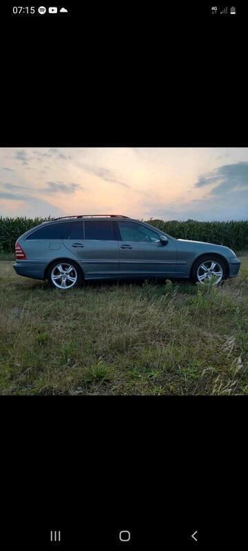Blau Gebraucht 2005 Mercedes C220 Avantgarde Kombi | 1.000 € (Superpreis) - Bild 1/4