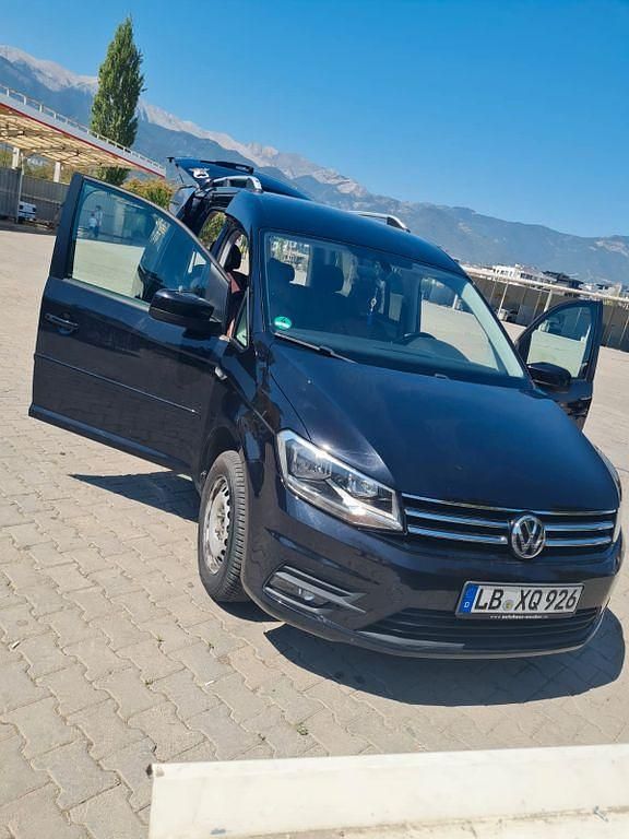 Schwarz Gebraucht 2016 VW Caddy Comfortline Van / Kleinbus | 11.000 € (Guter Preis) - Bild 1/4