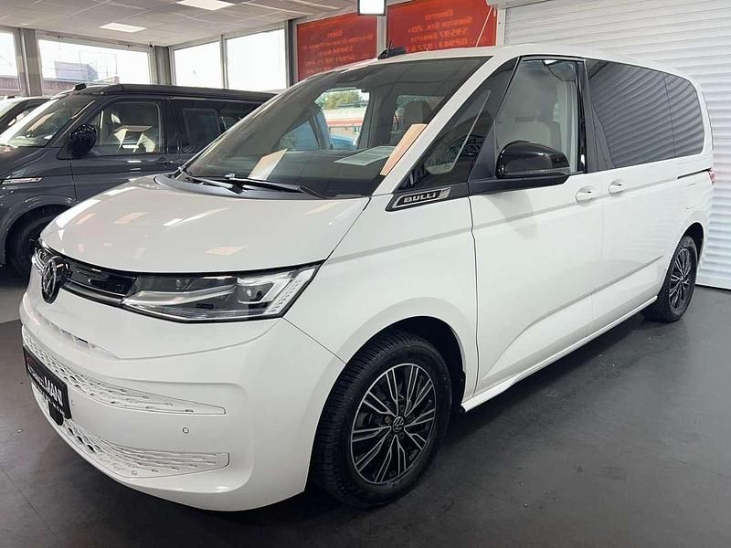 Gebraucht VW Multivan Life 150 PS (110 kW) 2022 Candyweiss Van