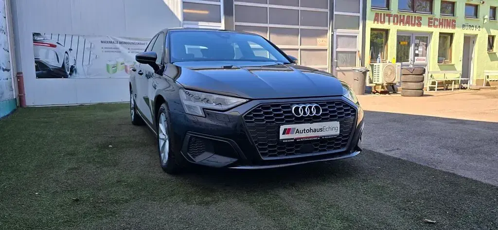 Gebraucht Audi A3 Ambiente 110 PS (80 kW) 2021 Schwarz Limousine
