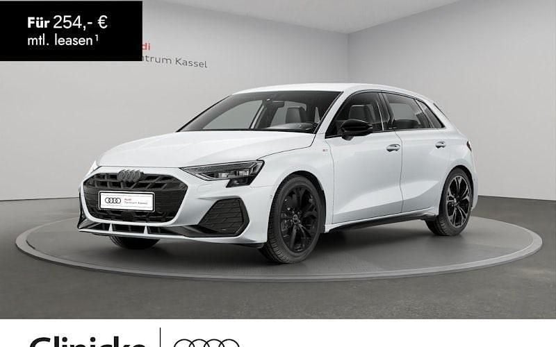 Weiß Neu 2025 Audi A3 Sportback S-Line Limousine | 39.240 € (Superpreis) - Bild 1/4