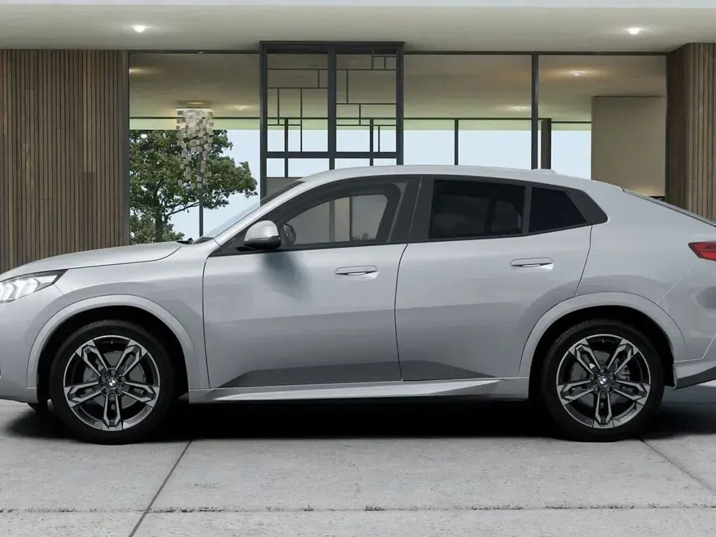 Gebraucht BMW X2 M Sport 163 PS (119 kW) 2025 Grau SUV