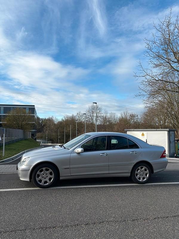 Gebraucht Mercedes C180 143 PS (105 kW) 2006 Silber Limousine