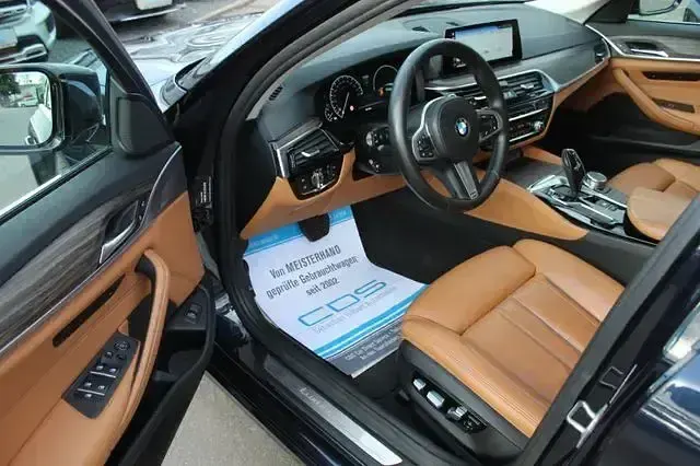 Gebraucht BMW 530 Luxury Line 265 PS (194 kW) 2018 Imperialblau brillanteffekt Kombi