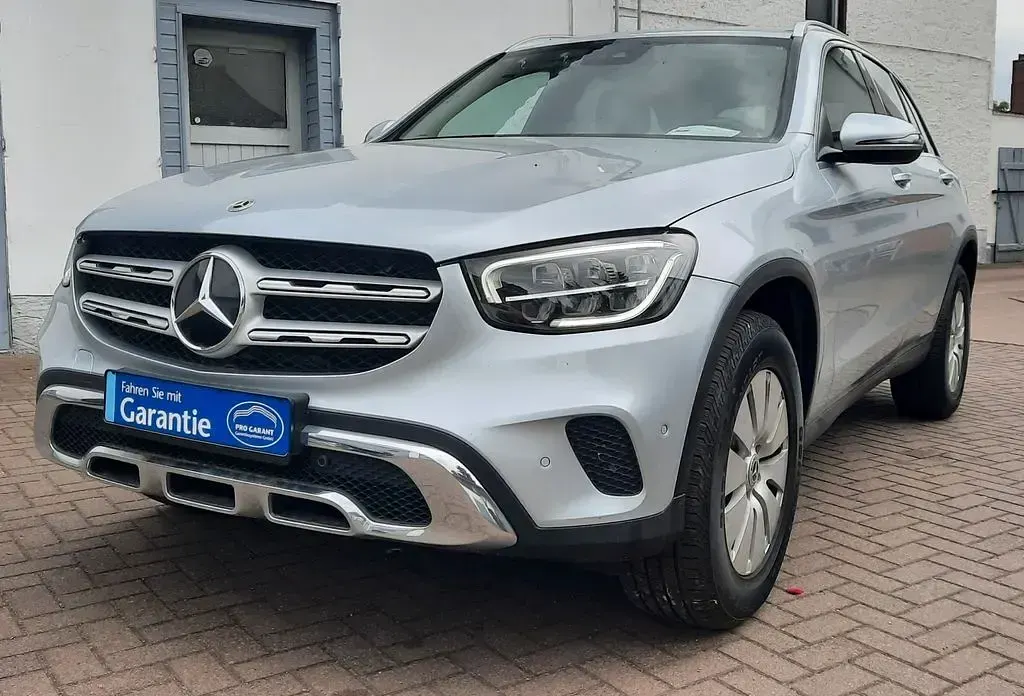Gebraucht Mercedes GLC220 194 PS (142 kW) 2022 Silber SUV