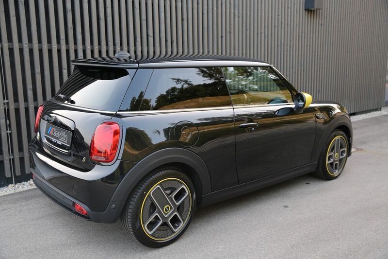 Gebraucht Mini Cooper SE 135 kW (184 PS) 2022 Schwarz Kleinwagen