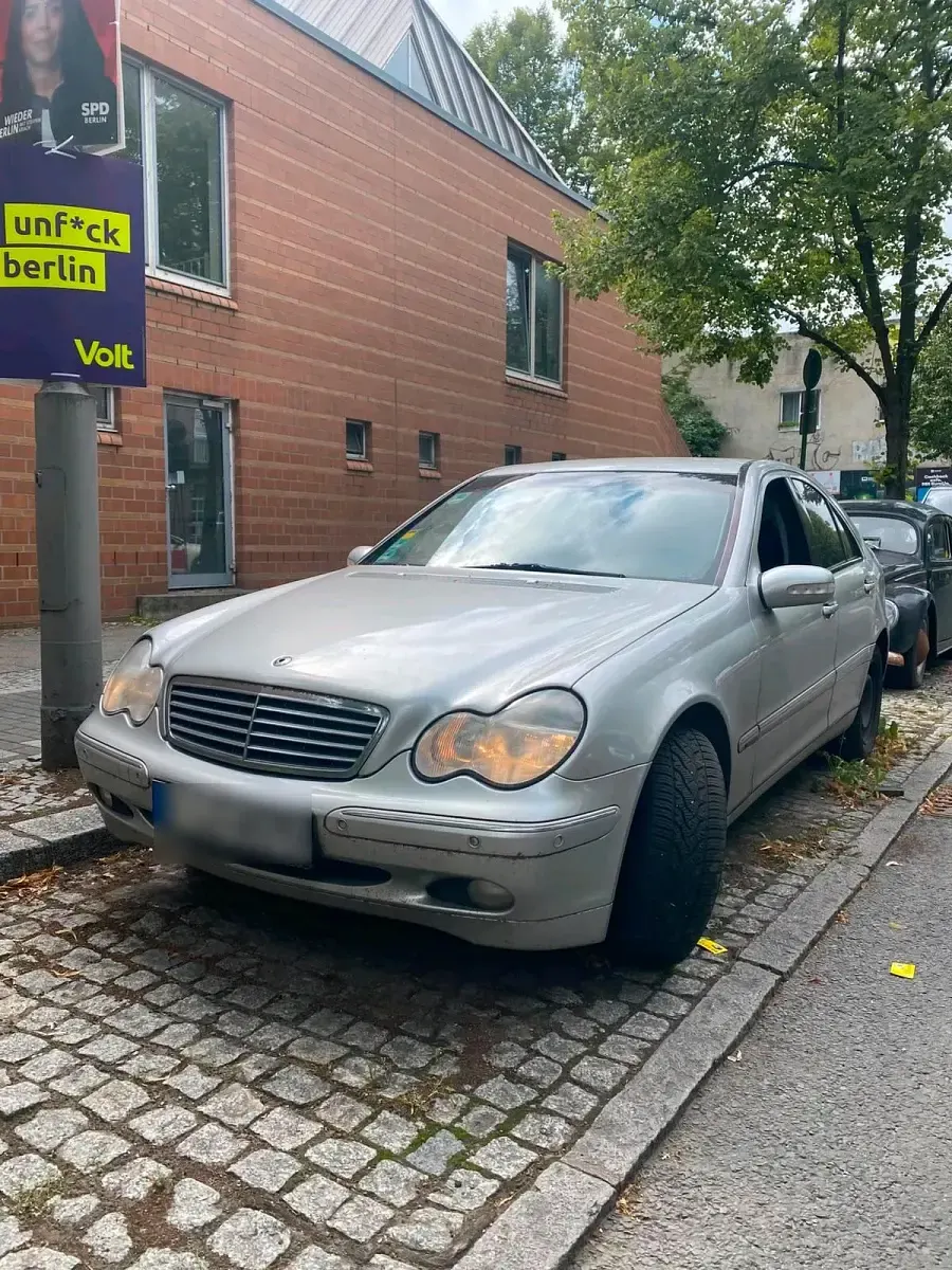Gebraucht Mercedes C180 143 PS (105 kW) 2003 Silber Limousine