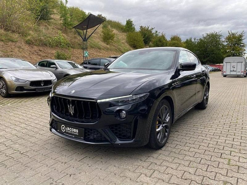 Schwarz Gebraucht 2022 Maserati Levante SUV | 69.800 € (Etwas zu teuer) - Bild 1/4