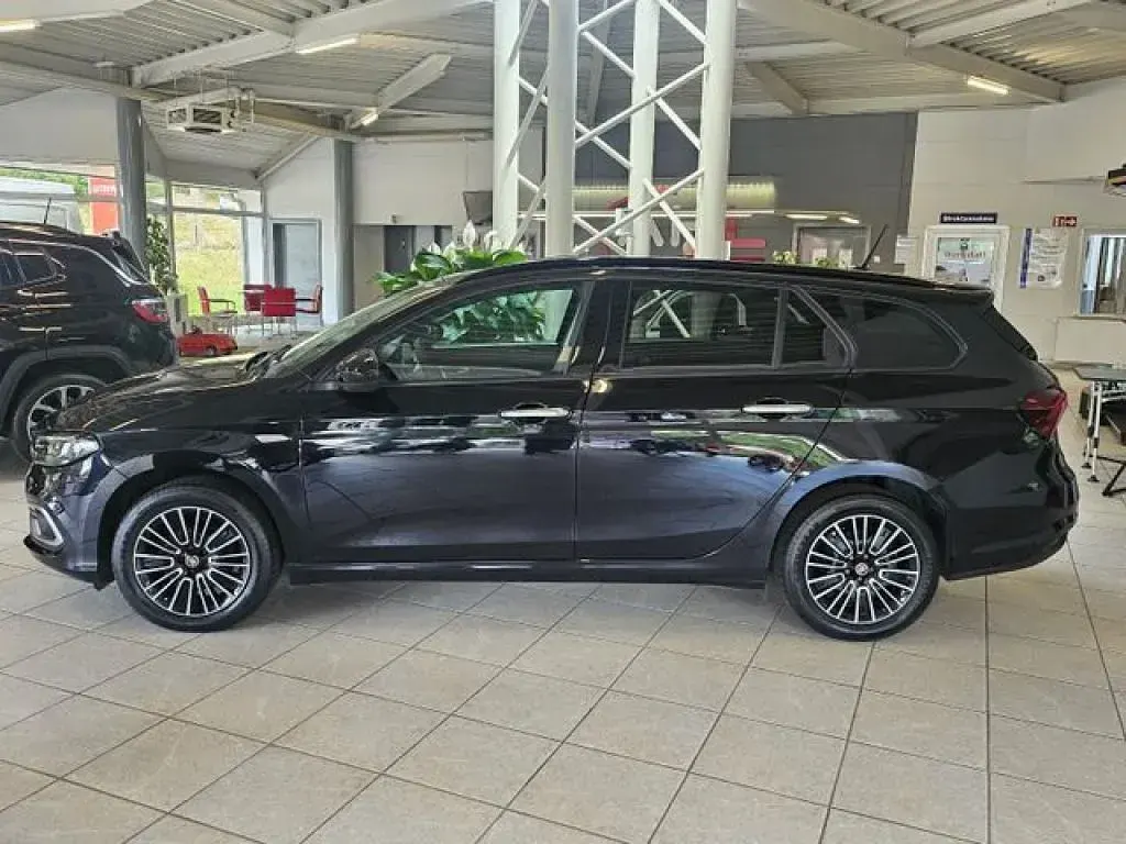 Gebraucht Fiat Tipo Life 101 PS (74 kW) 2022 Schwarzmetallic (metallic) Kombi